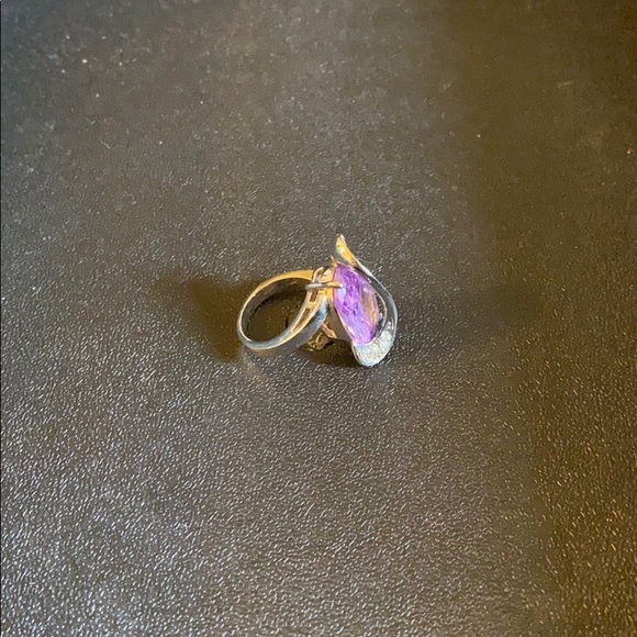 Ring - Picture 2 of 3
